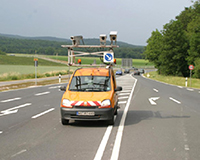 Inspection vehicle with several cameras.